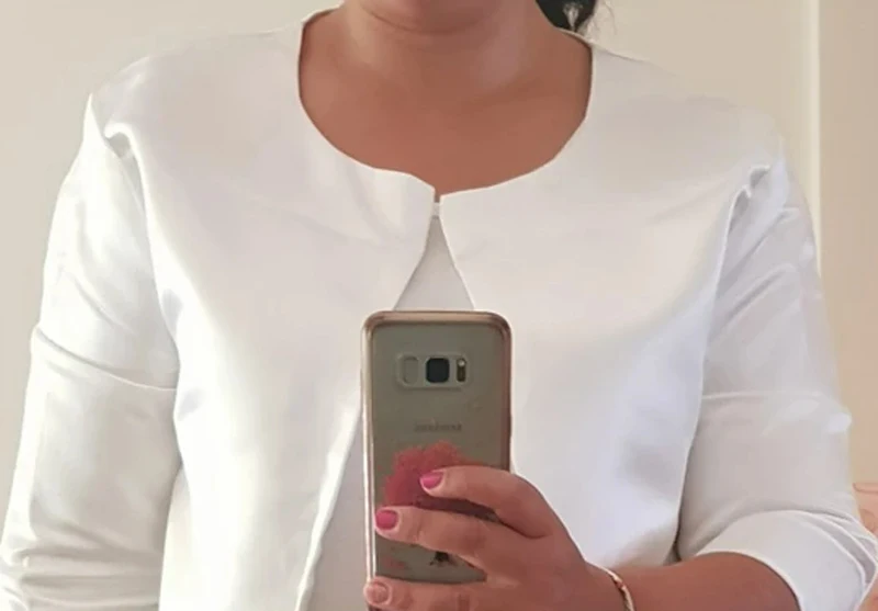 White Satin Wedding Jacket for Women Long Sleeve Capes Wraps Bolero Cloak Elegant Evening Wrap Short Shrugs Wedding Cover up