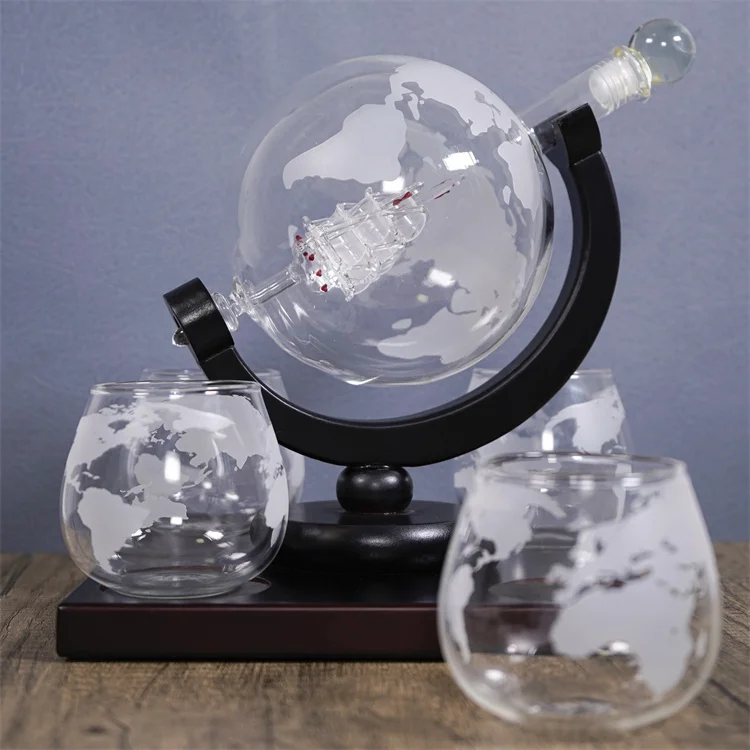 Factory Wholesale Globe Glass Whiskey Decanter Set with 4 Glasses for Bar