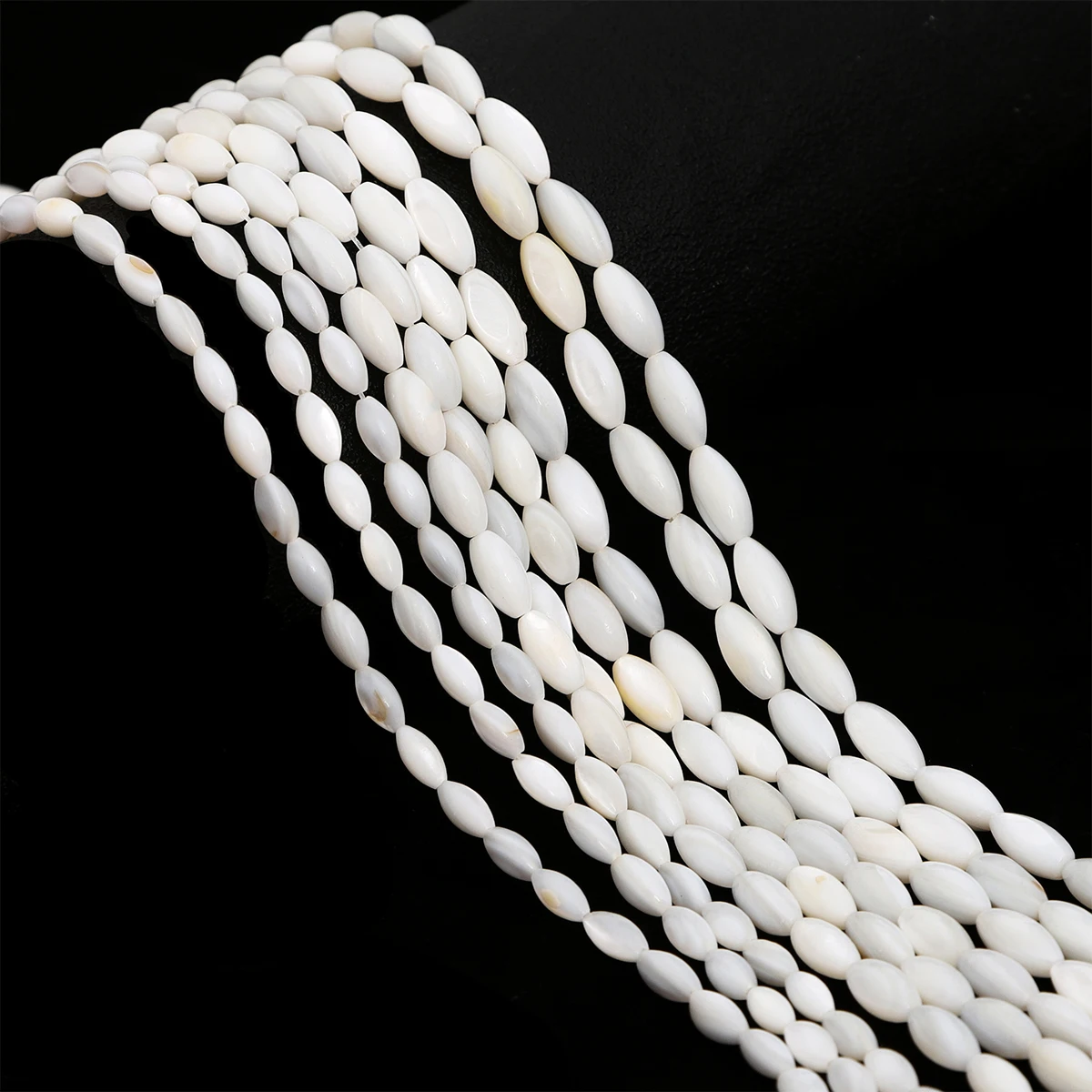 Yiwu Wholesale Loose Beads Fashion Natural Freshwater Shells Beads Oval Beads for Women DIY Bracelet Necklace Making Accessories