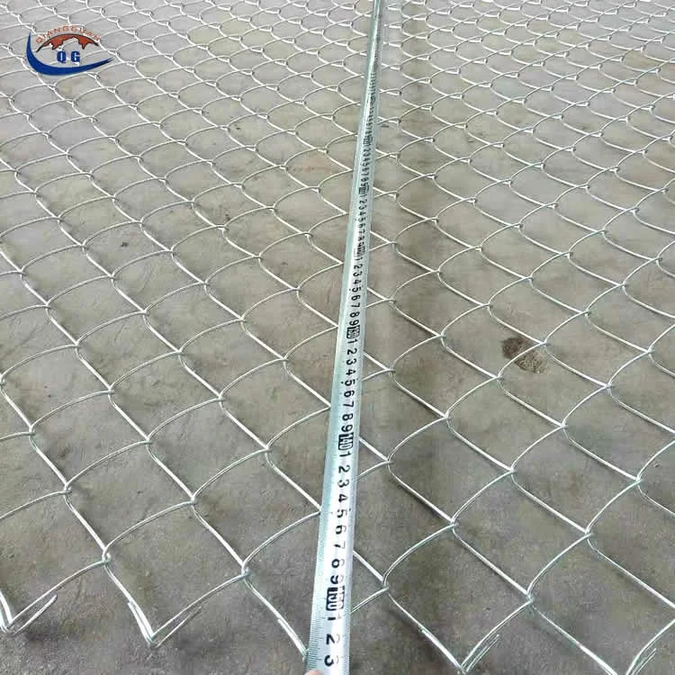6ft high Fence Outdoor Garden Fence Roll PVC Coated Green Black Hot-dip Galvanized Wire Mesh cyclone fence price