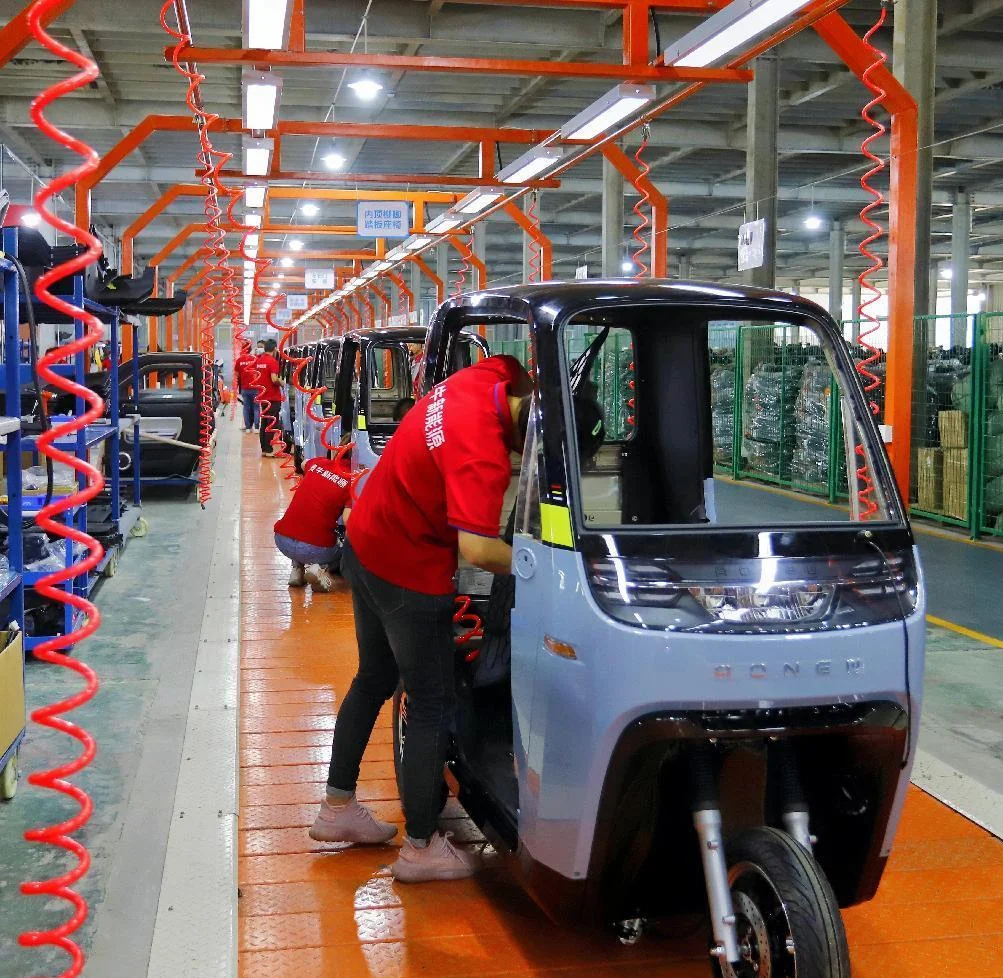 Chinese Manufacturer Fully Enclosed Strong Power 3 Wheel  Fully Enclosed Electric Tricycle For Delivery scooter