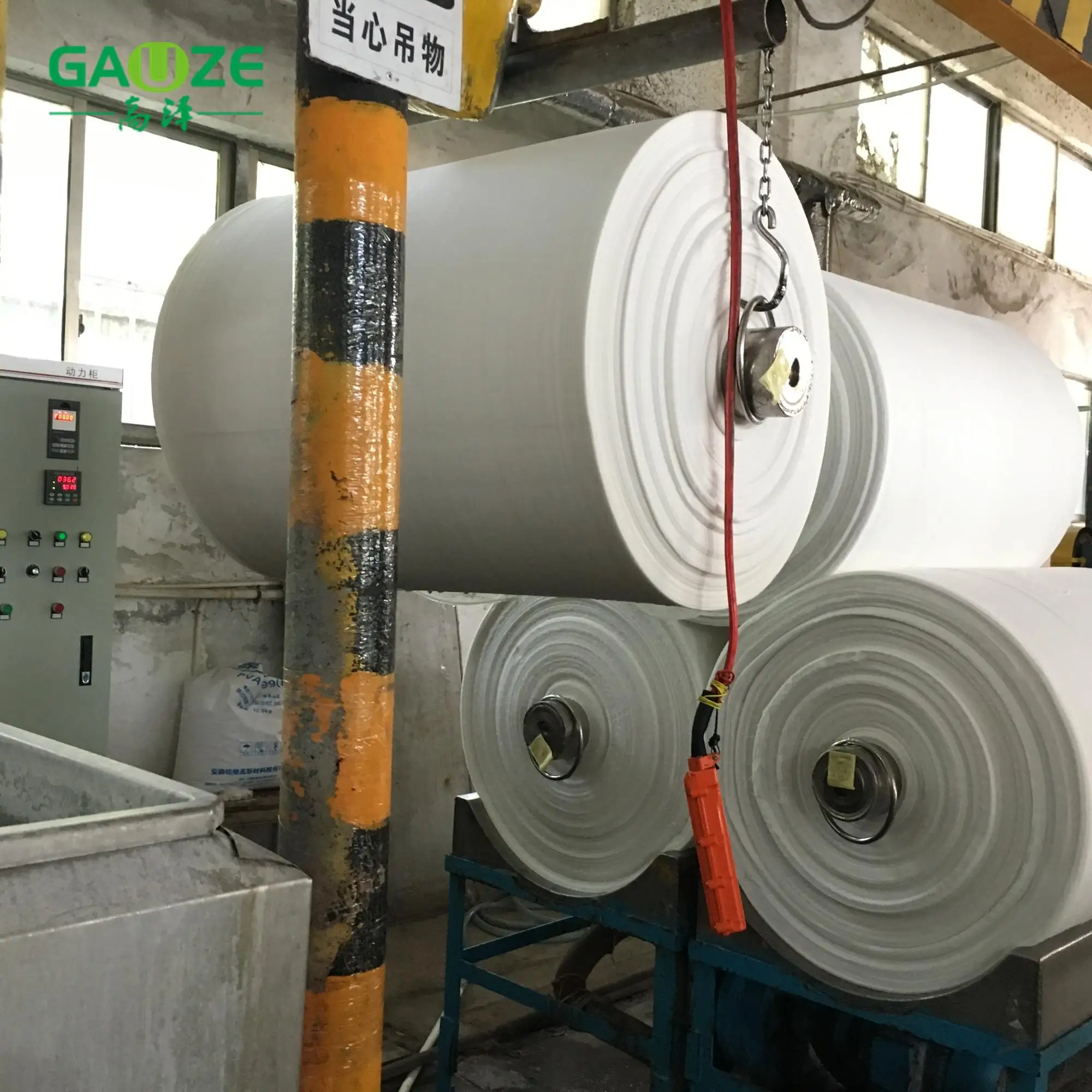 
Made In China pure white and soft absorbent medical cotton gauze roll 