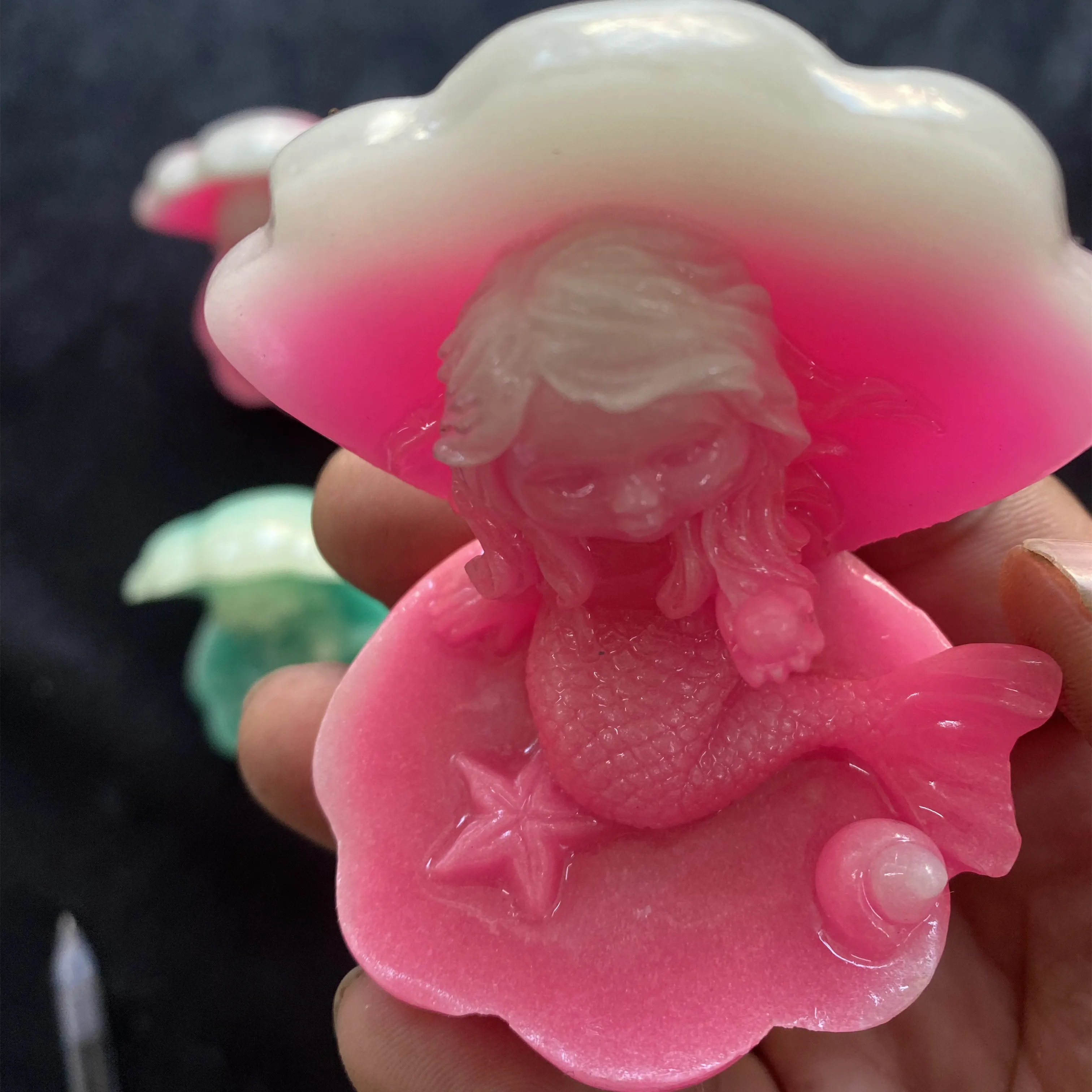 Wholesale and retail natural luminous stone shell mermaid crystal crafts ornaments