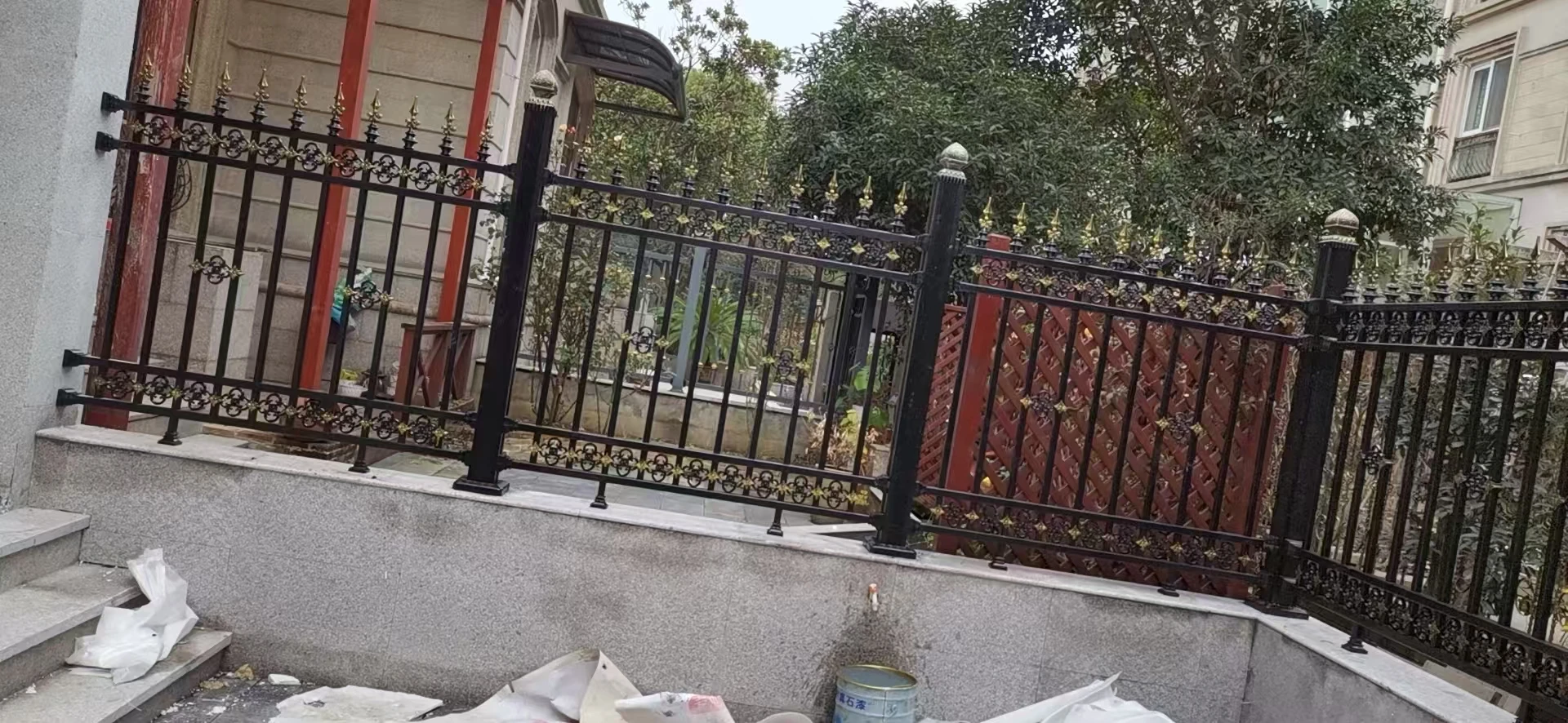 Hot Sale sells custom new outdoor aluminum fences and gate fences