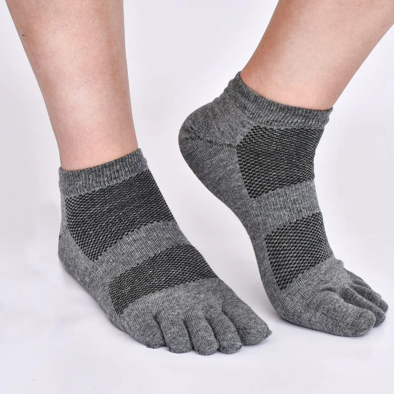 Can Custom OEM Design and Color Yoga Comfortable Magnetic Toe Grey Custom Five Finger Socks