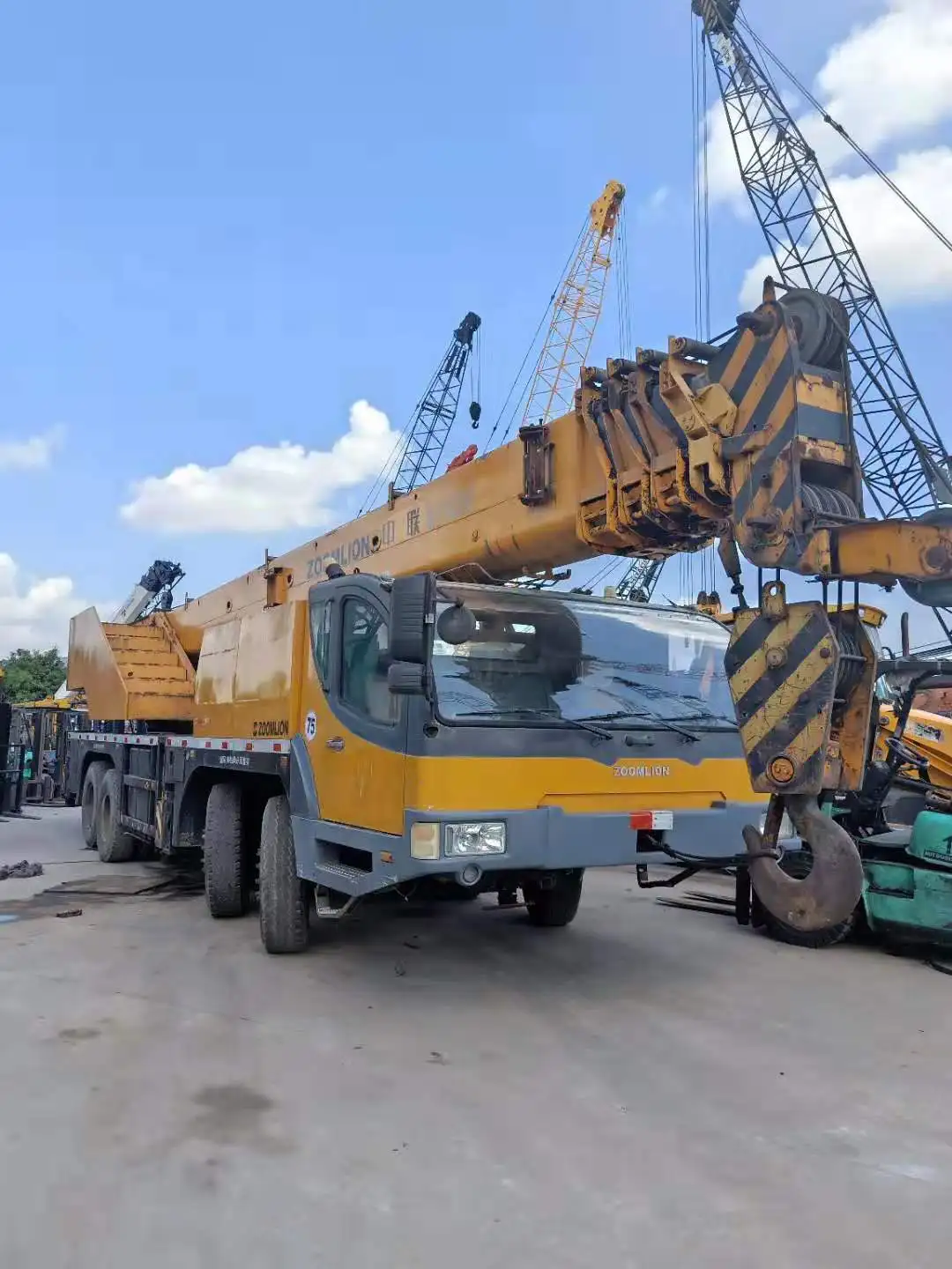 used Zoomlion crane 50 ton telescopic boom truck crane qy50v qy50 zoomlion50