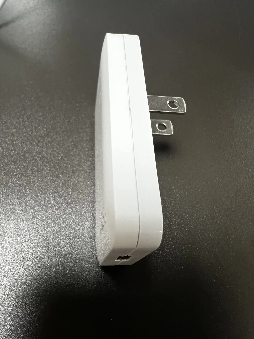 Thin flat travel chargers GaN PD20W USB C fast Charger PD Fast Charger with Foldable Plug Compatible with iPPhone cell phone pad