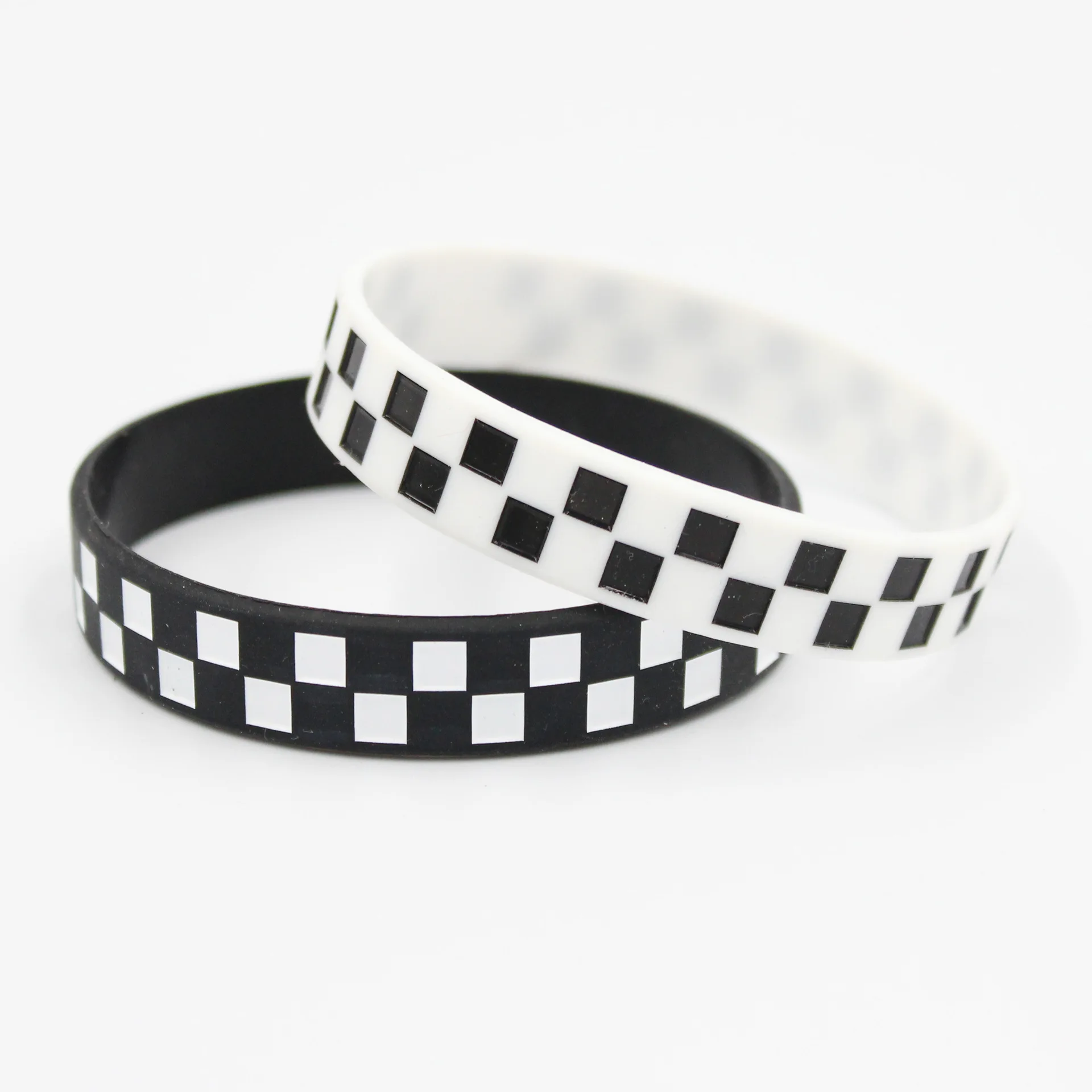 6pcs Racing Rubber Bracelets Black and White Checkered Silicone Bracelets Racing Rubber Wristbands Racing Car Party Favor
