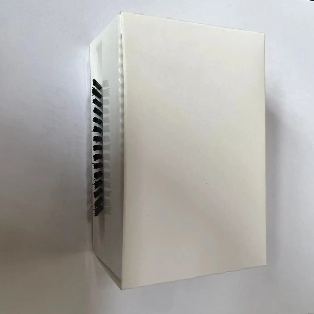 Одноразовая пластиковая щетка для чистки ногтей