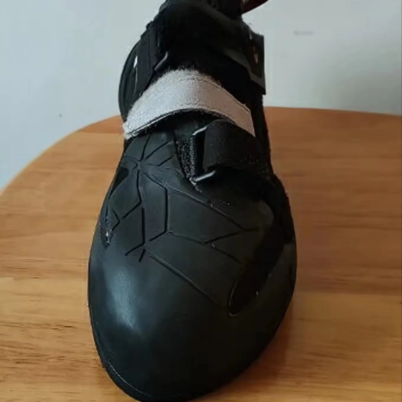 High-Quality Design Fashion Sports Shoes Outdoor Waterproof Non-Slip Climbing Shoes