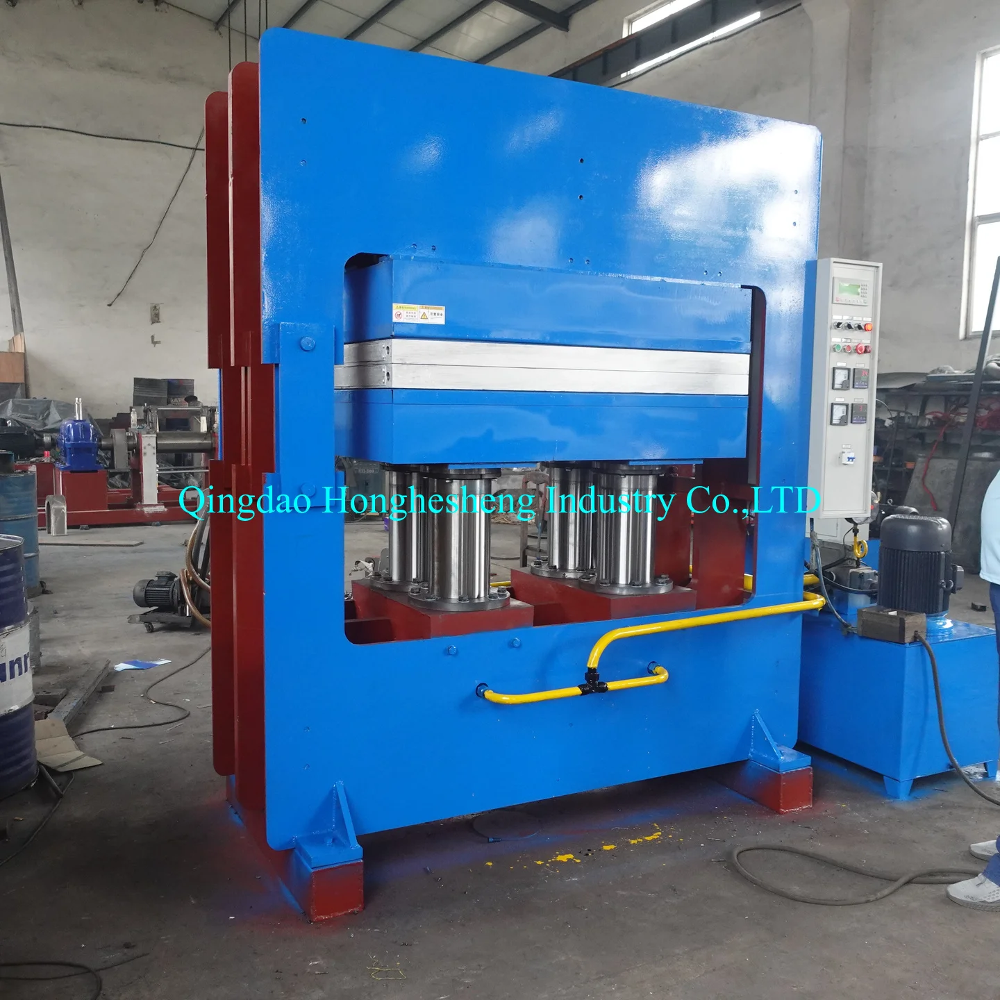 Frame type hot press for rubber tire and tread hot press equipment
