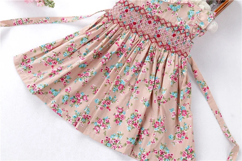 C042168  new arrival handmade floral girls smocked dress clothing  peter pan collar cotton newborn kids clothes  baby