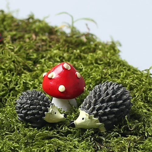 Garden Moss Resin Crafts Artificial Mini Hedgehog Red Dot Mushroom Miniature Ornament Hedgehog Decor Fairy Garden