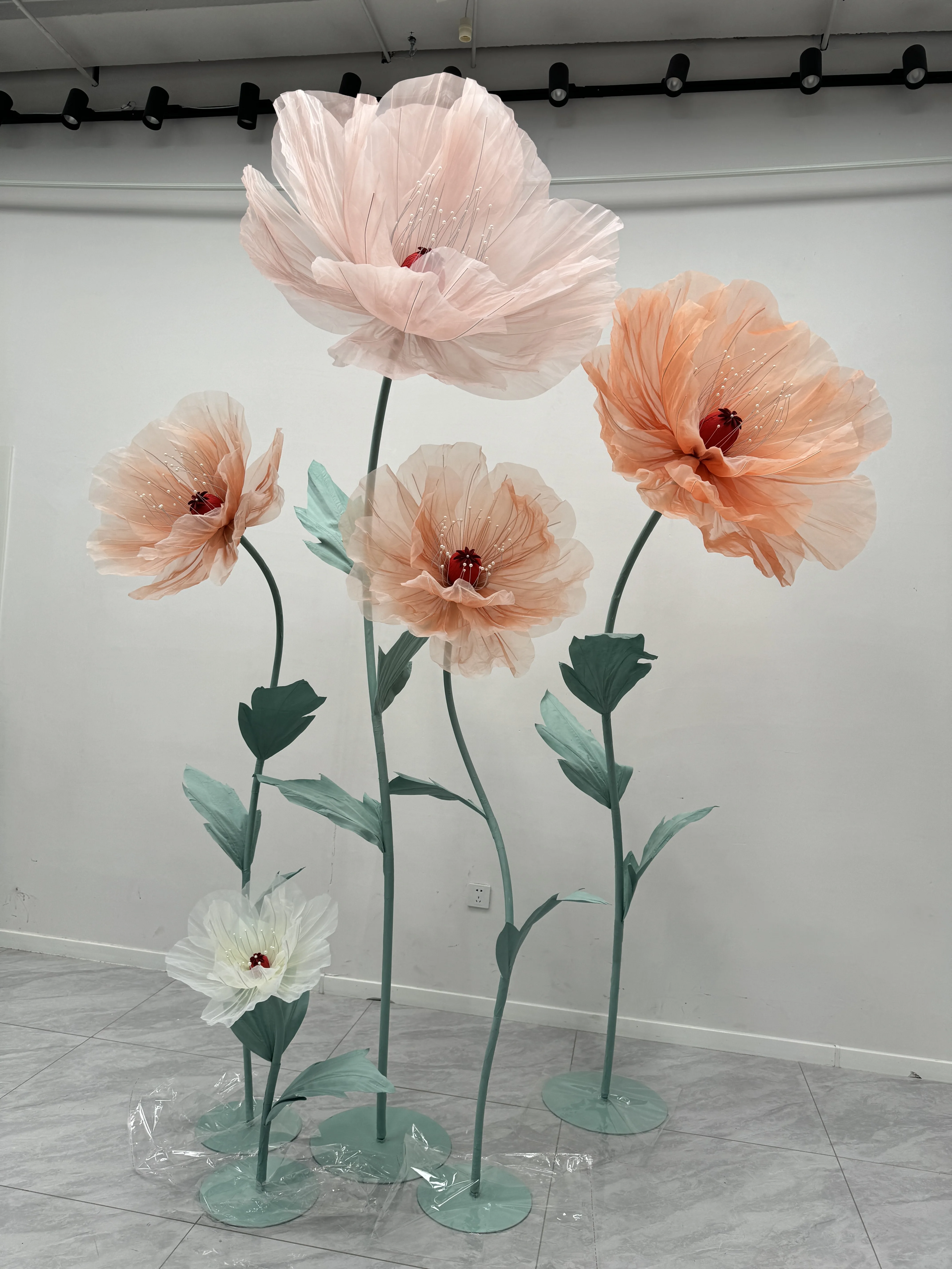 V 2024 Hot Selling giant  Flower WITH STAND  Flower Head For hotel lobby event display