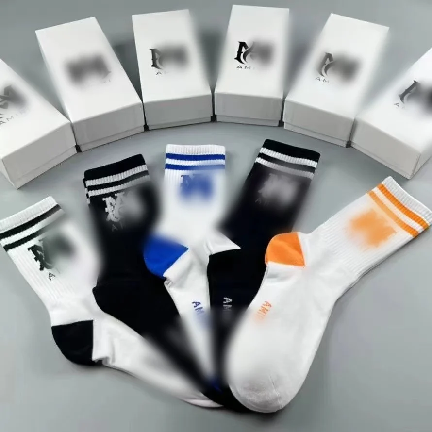 Designer famous brand Luxury Unisex socks wholesale running graphic custom Casual cotton socks men custom