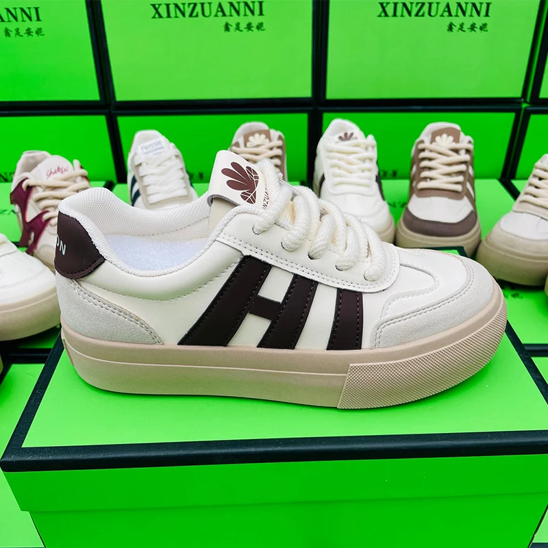 W2808 New styles pu upper woman walking style casual shoes cheap price fashion skateboard sneakers shoe for women