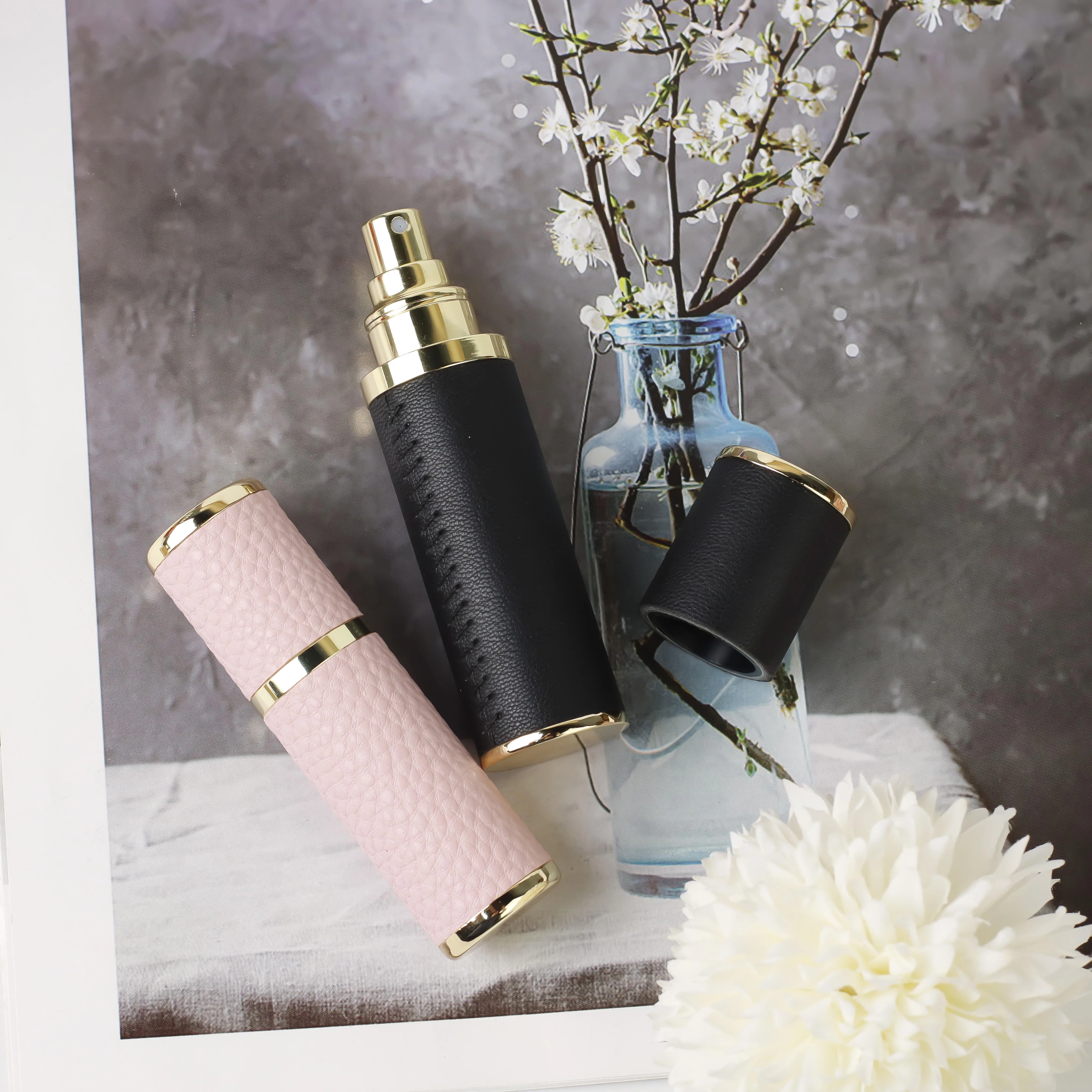 Customized Logo Leather Shell Case Luxury Travel Comfrey Spray Bottle 5 ml 10 ml 15 ml 20 ml Cologne Fragrance Atomizer