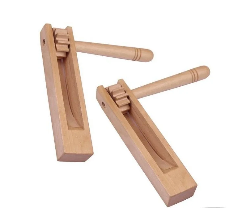 Музыкальный инструмент, игрушка, оптовая продажа, деревянные футбольные игры, погремушка, шумоподавитель