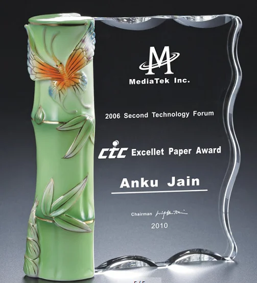 Classic Crystal Basketball Trophy Award Glass Cube Basketball Soccer Best Player Trophy 3D for Business Gift Sport Awards
