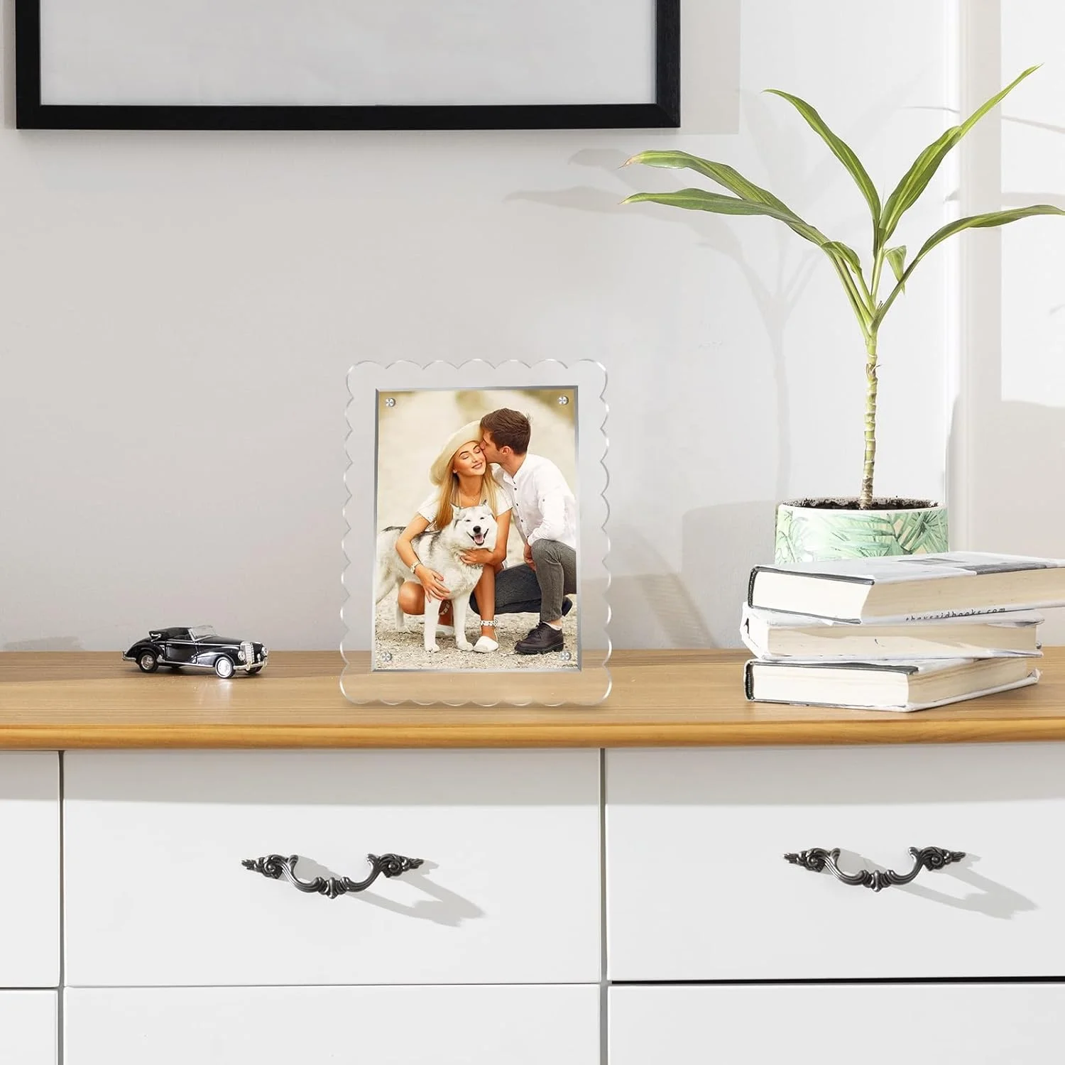 HQ Premium acrylic picture frame magnetic scalloped photo frame 5 x 7 magnetic picture frame desktop display