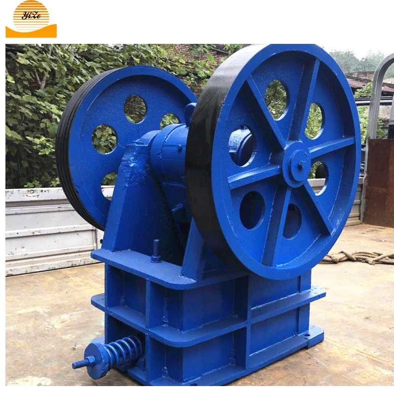 Small industrial moveable portable pe 150x250 250*400 diesel engine stone jaw crusher with vibrating feeder price