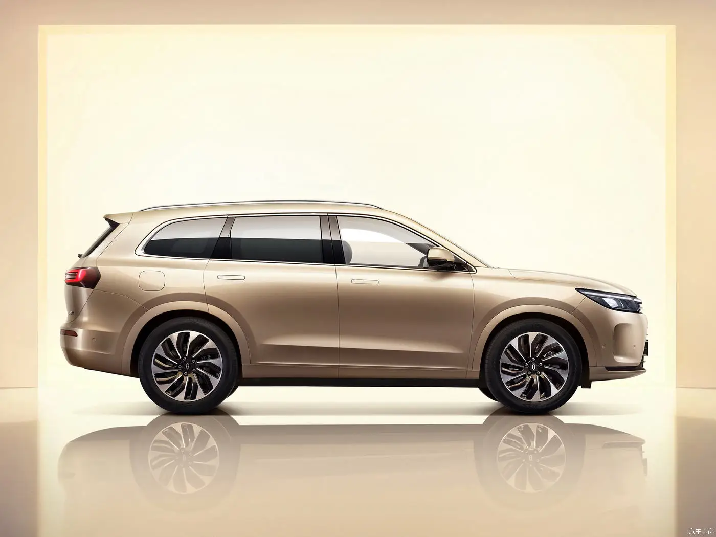 AITO M7 Autos Electric Car Adult Sport New Energy Vehicles Electric Car 5 Seats 6 Seats Family SUV Seres Aito M7