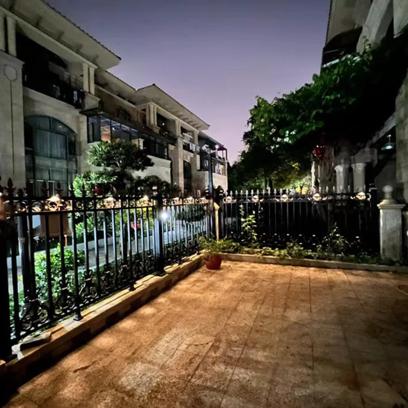 Outdoor Balcony Garden Solar Powered Fence Lights Waterproof Solar Garden Fence Light
