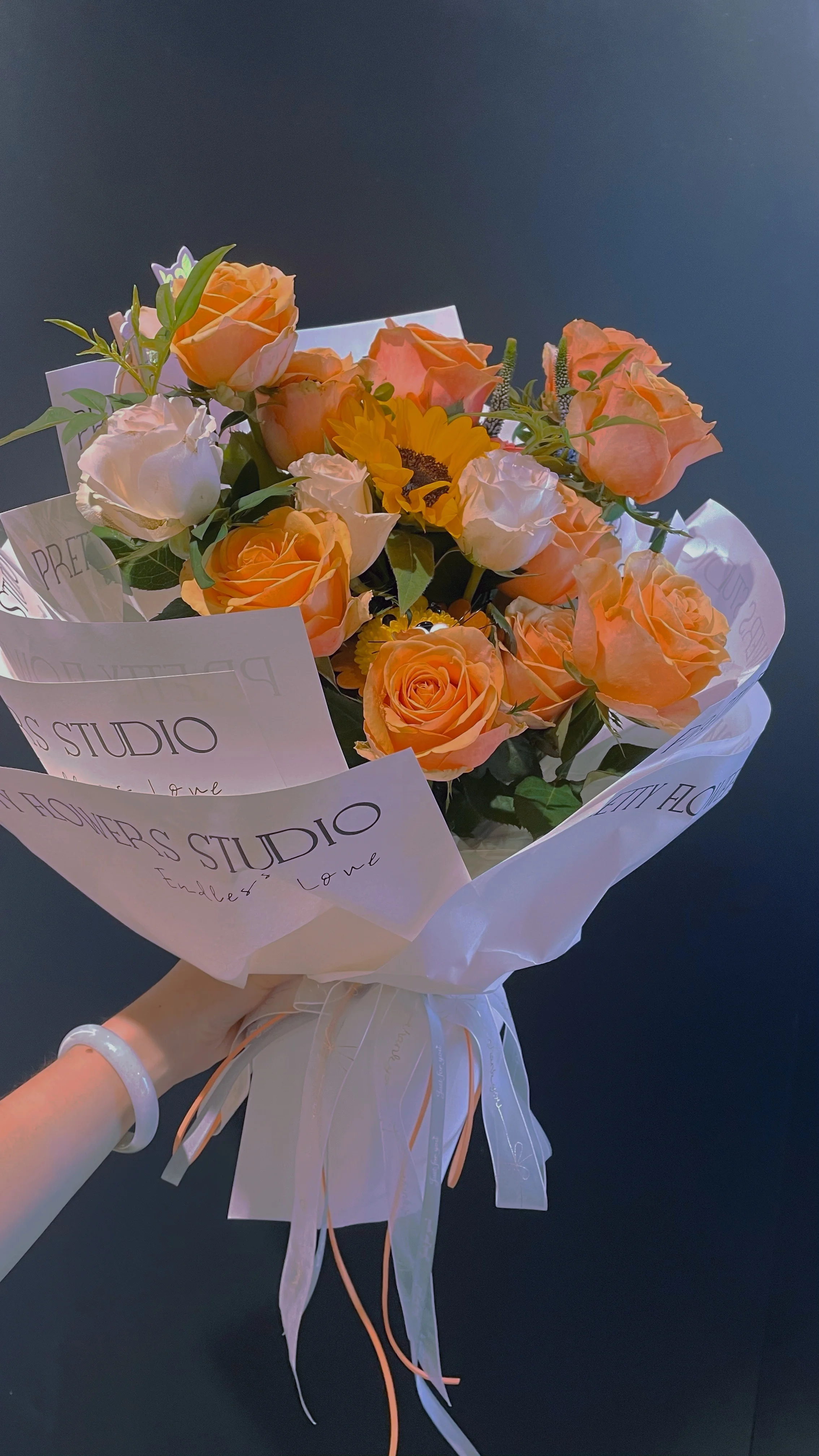 Цветочный Оранжевый и искренний букет Yuhuiting