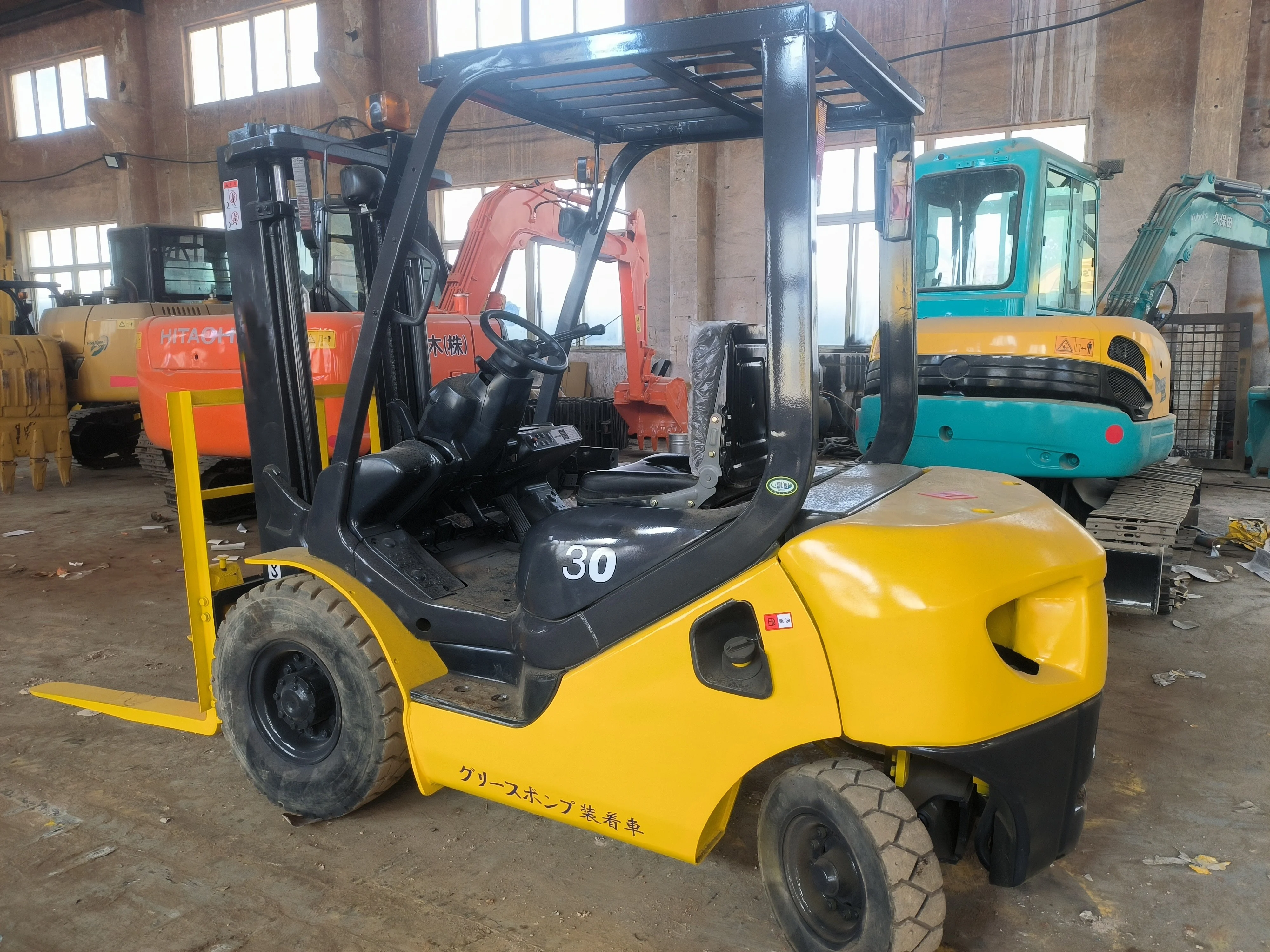 Original japan komatsu FD30 used diesel forklift 3 ton used komatsu diesel forklift FD25 FD40 FD50 cheap price