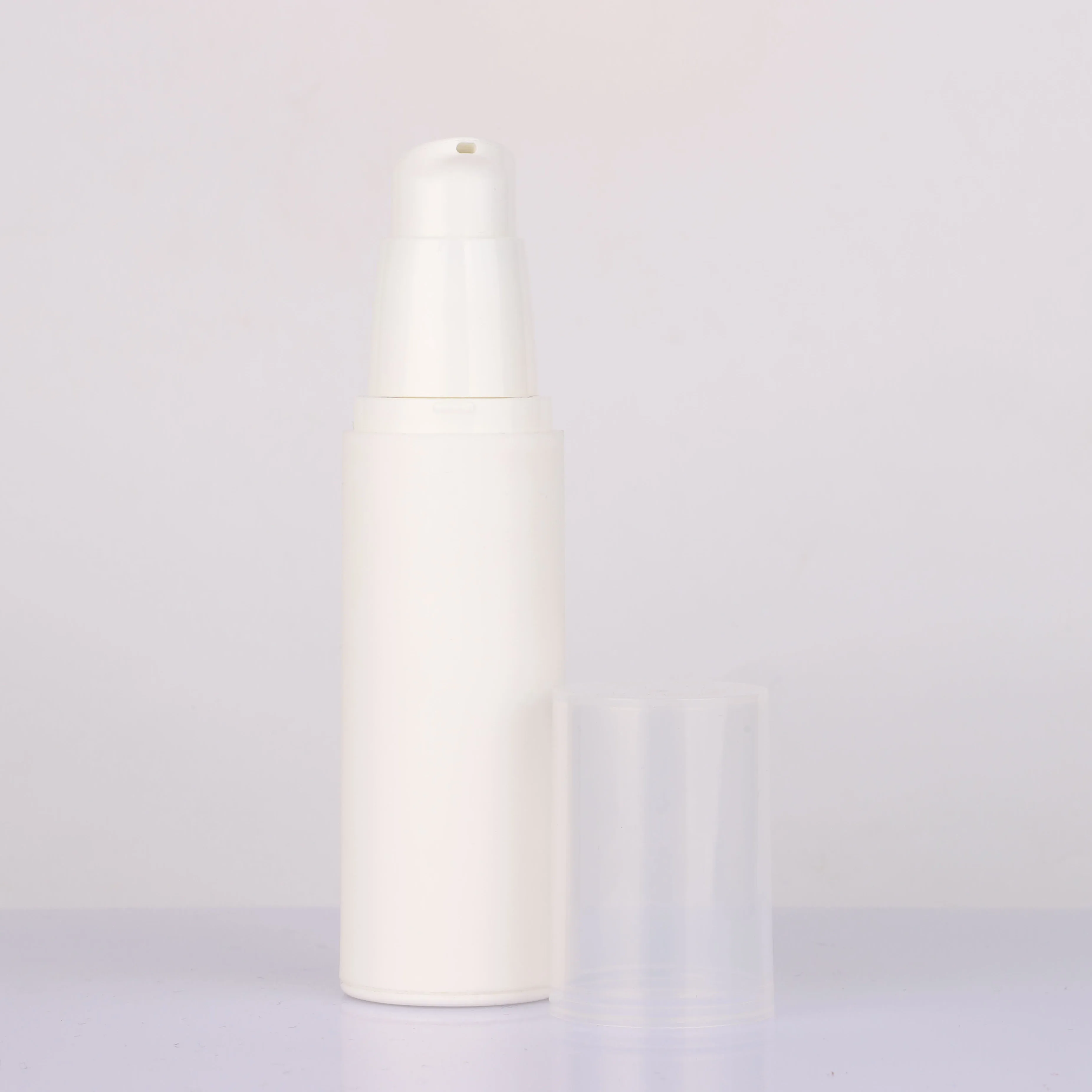 Wholesaler PP plastic airless bottle cosmetic bottle with airless pump