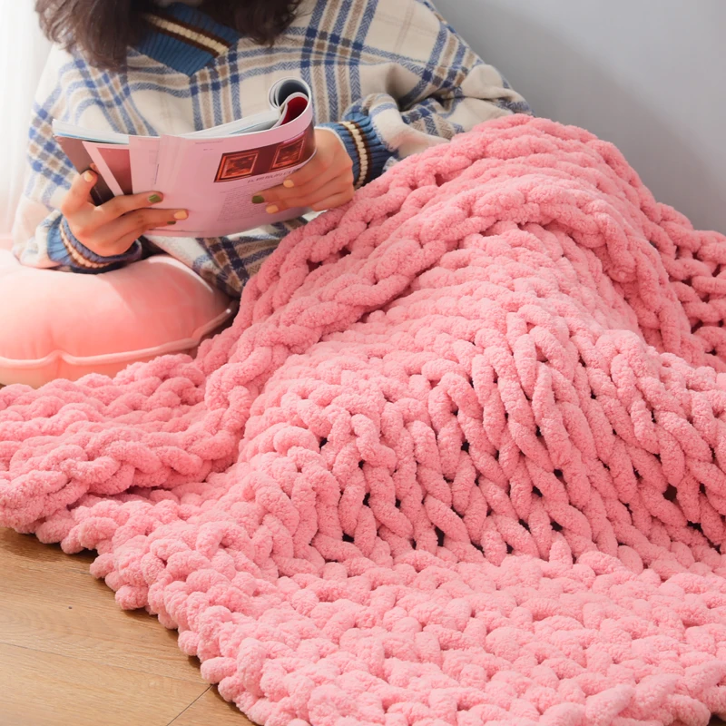 Modern Popular Low Moq Solid Halloween Home Decor Super Fluffy Crochet Throw Knit Blanket Large Chunky Braided Knitted Blanket