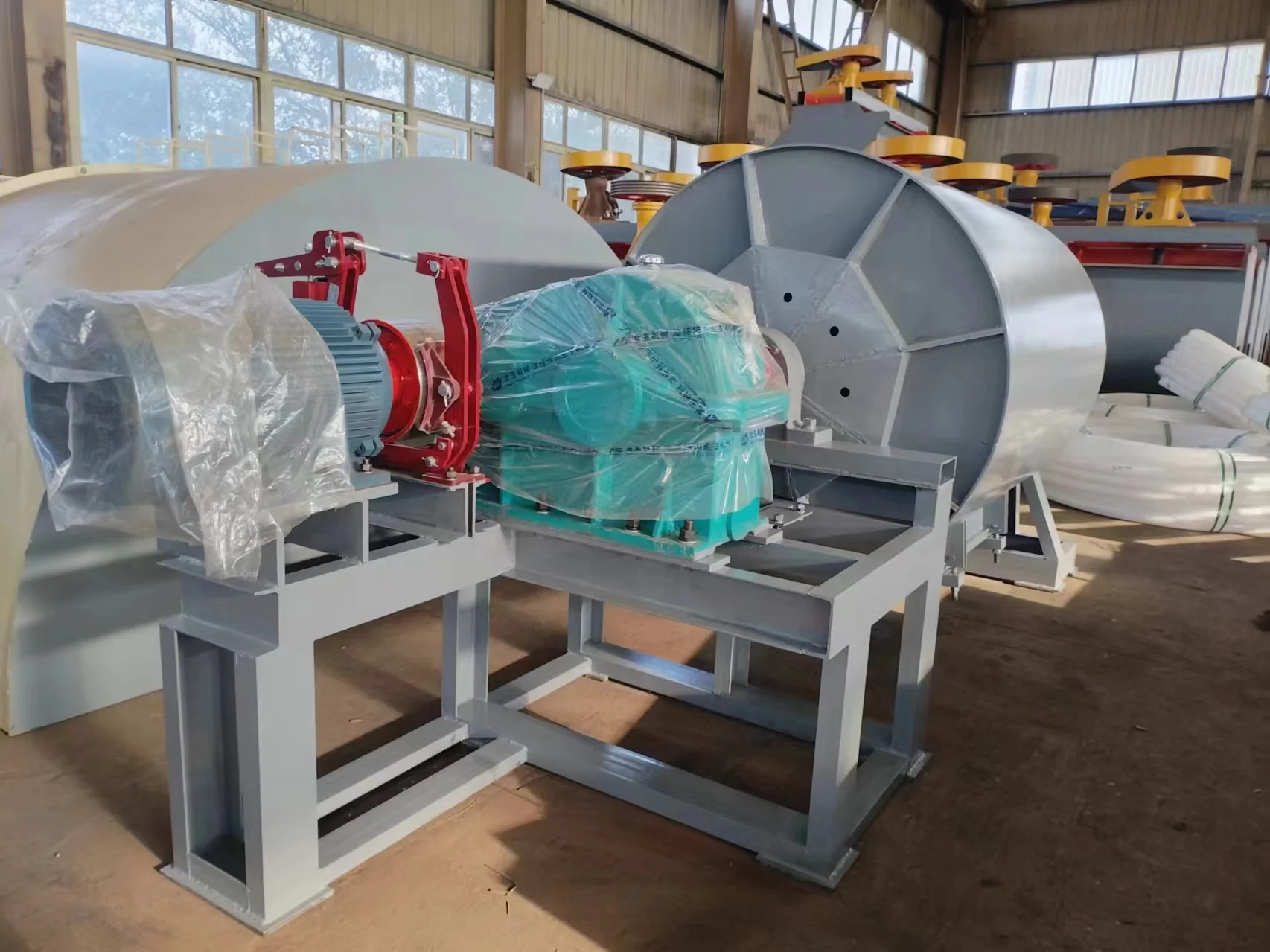 Ceramic ball mill used for grinding ceramic powder to make ceramic tableware