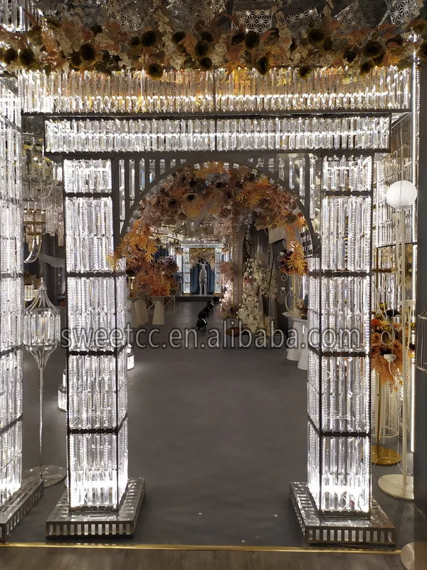 2020 New Design Crystal Wedding Background Gold Wedding Backdrop for  Wedding Stage Decoration