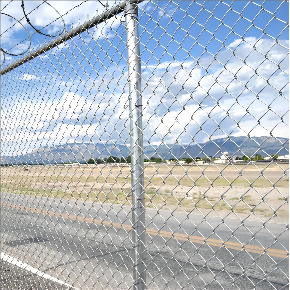 small hole chain link fence  uae galvanized 8ft chain link fence rolls bulk chain link fence with razor barbe