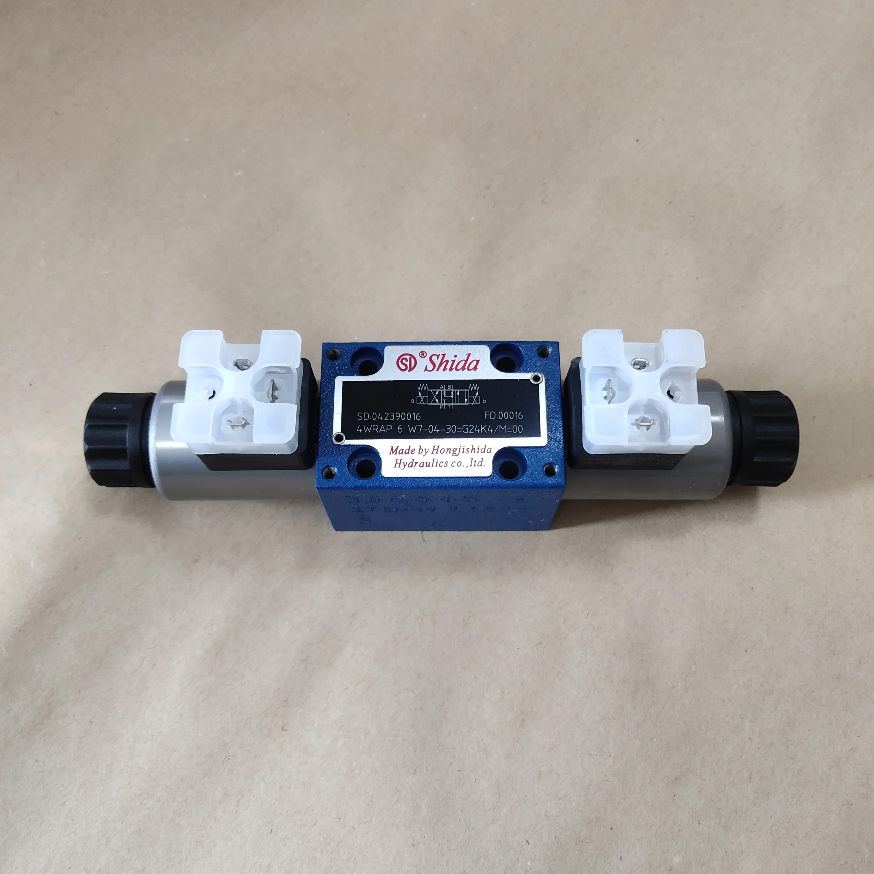 Proportional Solenoid Actuated 4WRAP6W7-04-30=G24K4/M=00