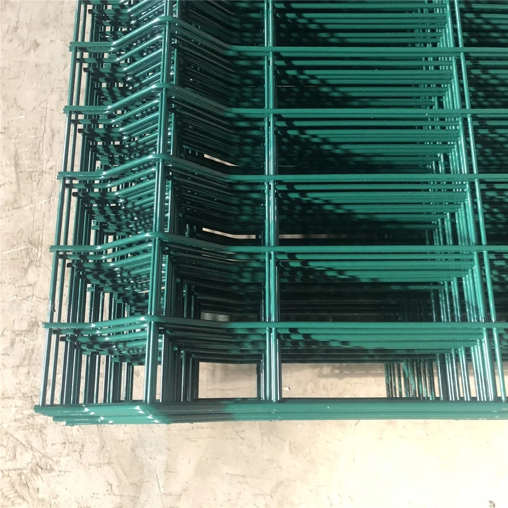 2024 new design green PVC V mesh wire fence