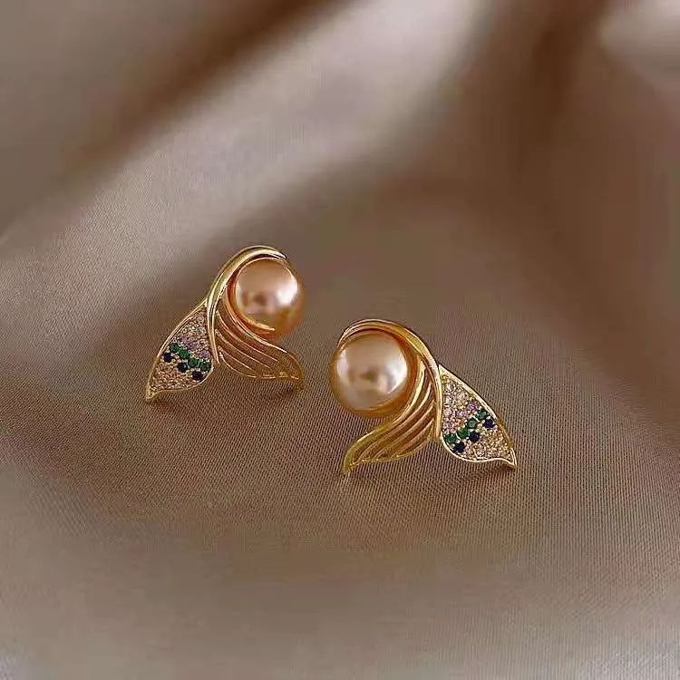 Autumn New Arrived Gold Plated Pearl Stud Earring Luxury Bling Crystal Mermaid Nail Earrings for Women Jewelry