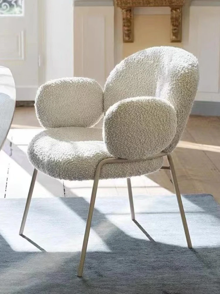 Modern restaurant dining chair comfortable lambswool fur fabric upholstered boucle leisure accent armchair cafe chair