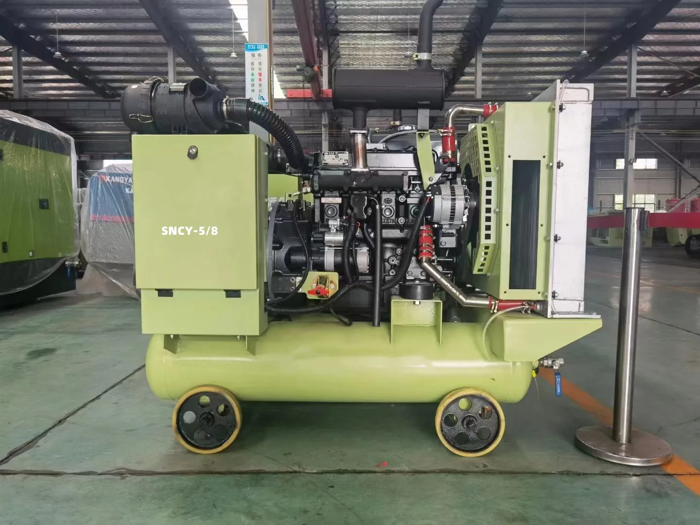 China factory 73.5KW portable rotary screw air compressor 4 cylinder engine for for Urban Construction