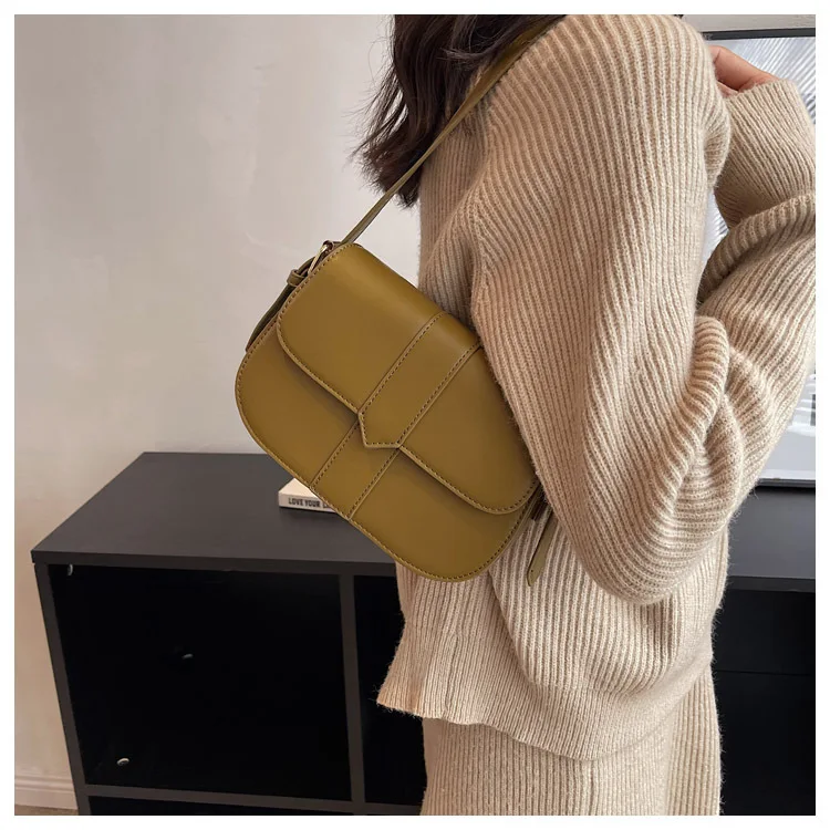New trendy and versatile diagonal shoulder bag, popular on the internet, fashionable small square bag