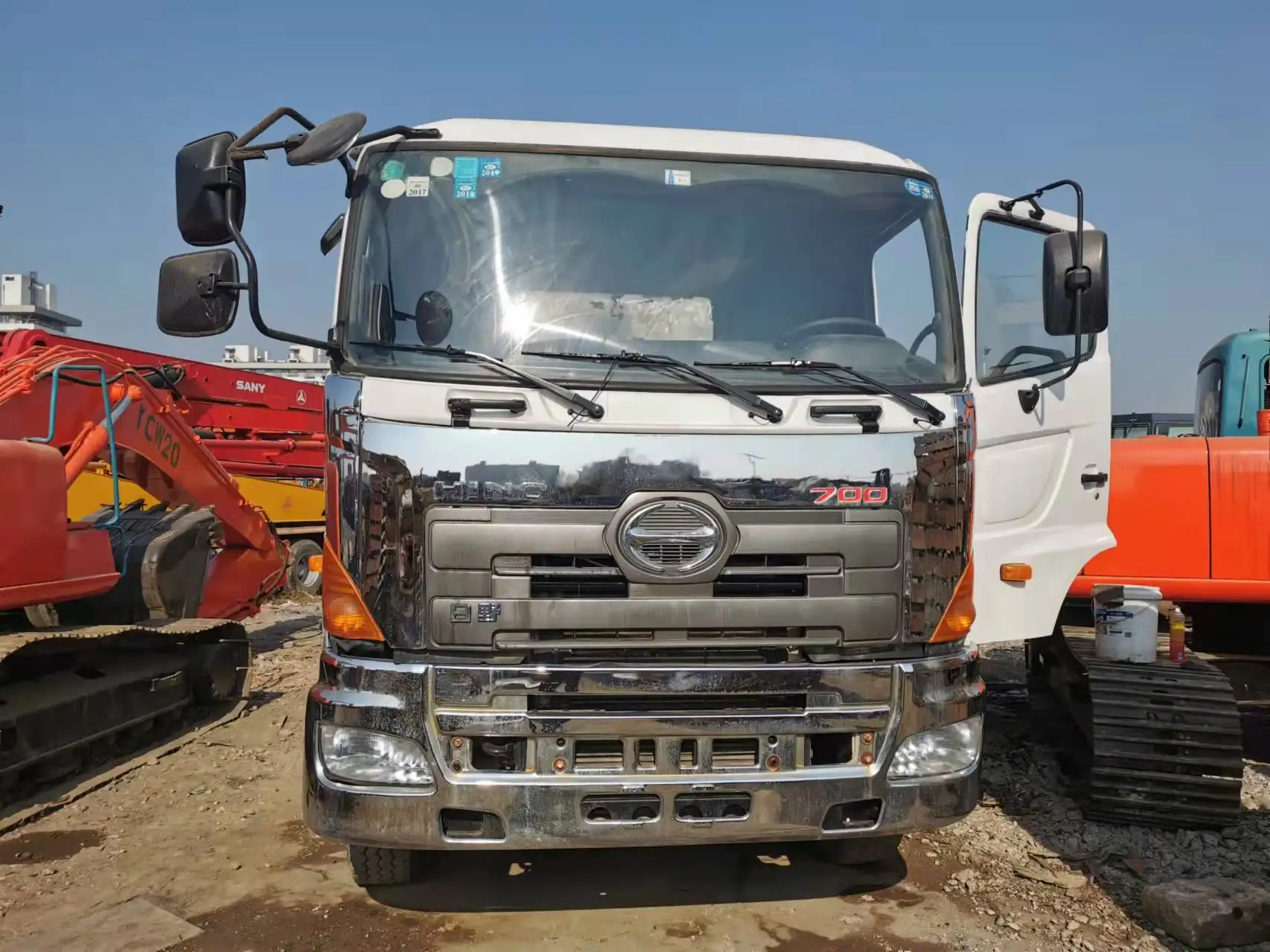 Cheap price used hino 700 original japan 6x4  dump truck