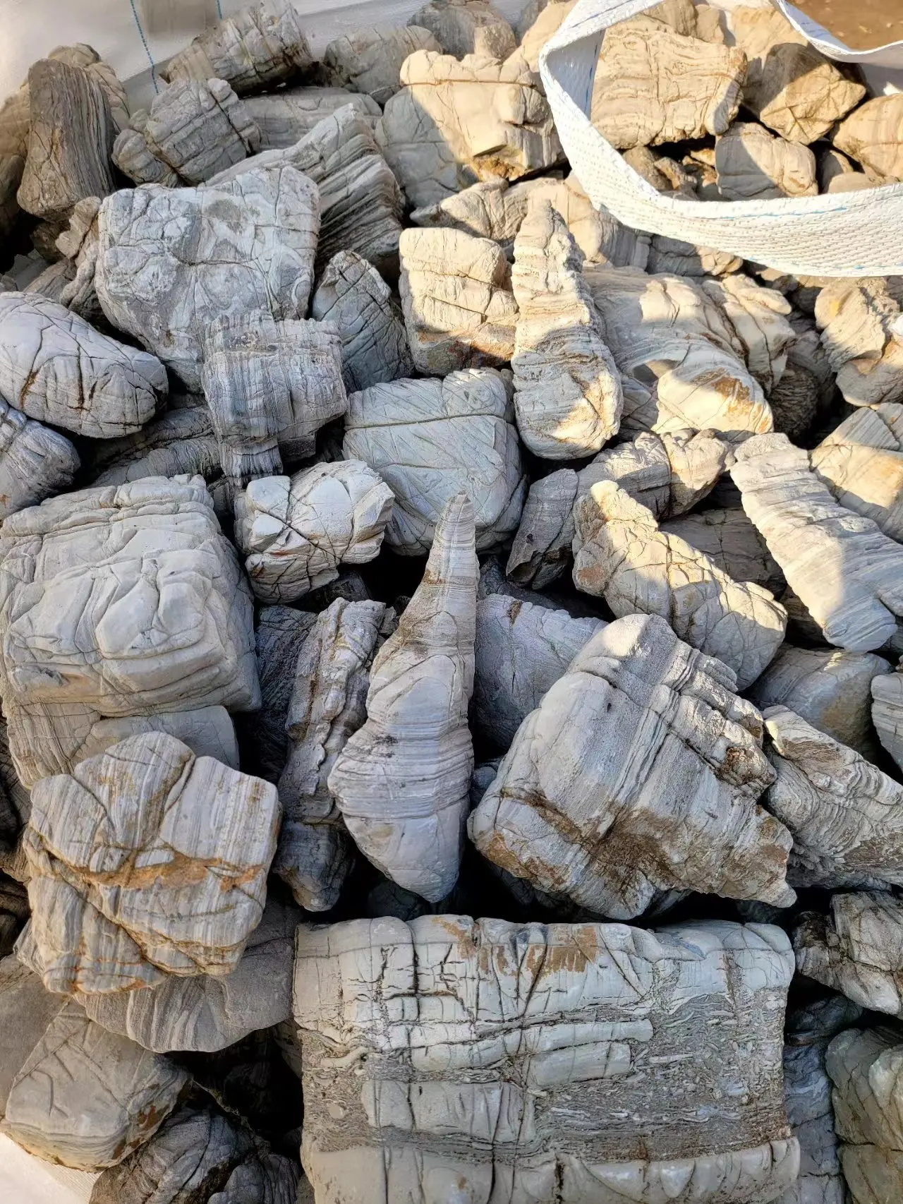 Aquarium decorated stones Turtle stone white fish tank stone