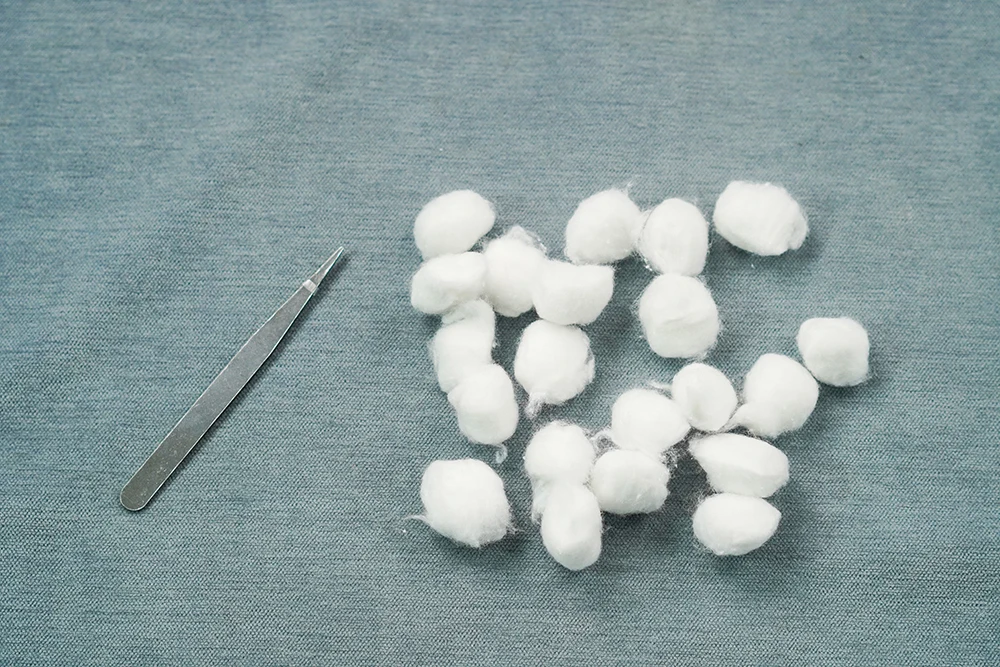 100% Cotton Wholesale Hospital Medical Sterile Surgical Natural Absorbent Dental Cotton Ball