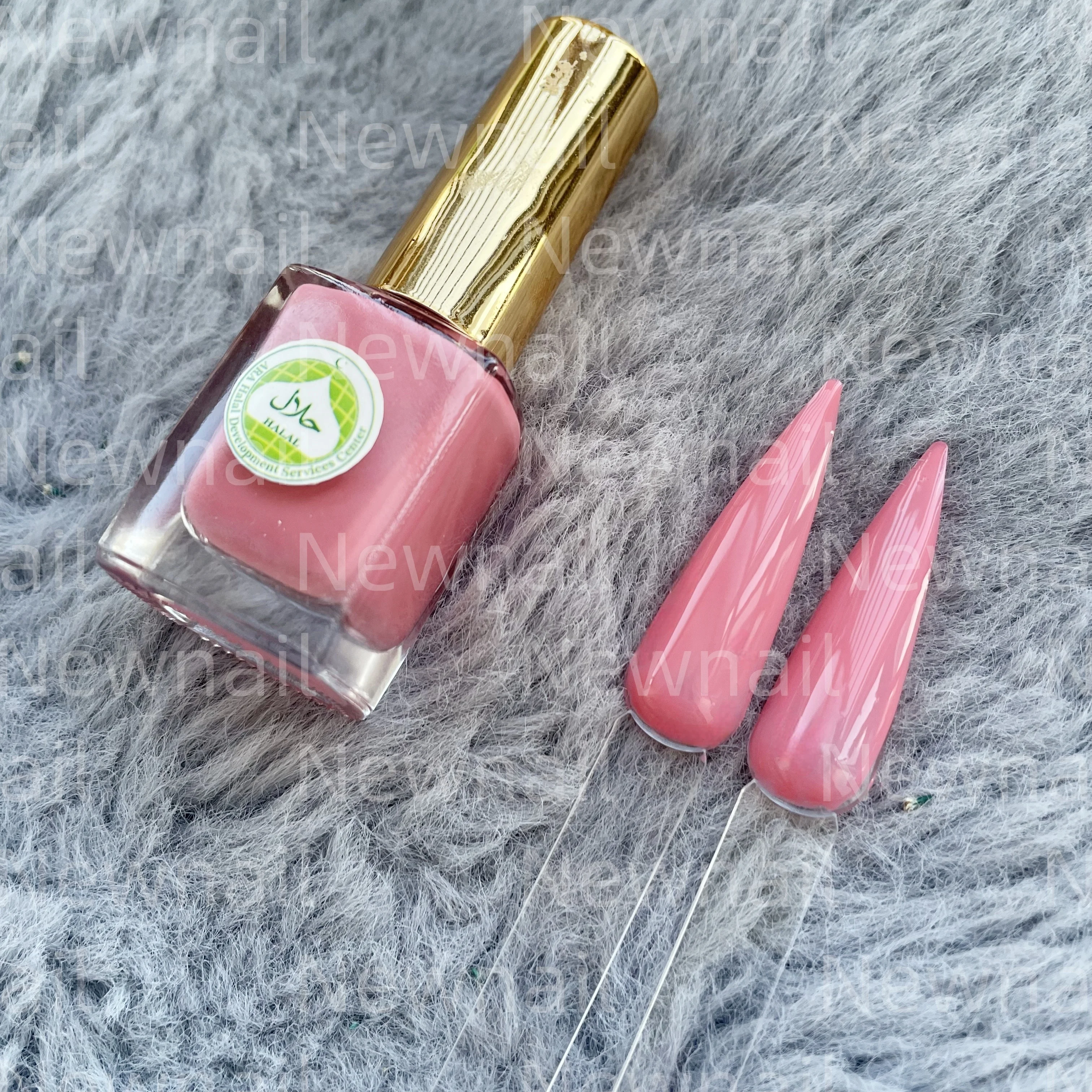 Water Based Halal Nail Lacquer Breathable Permeable Long Lasting Low Odor High Pigment 135 Colors Nail Polish
