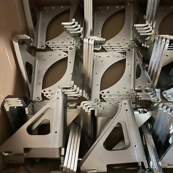 Изготовление стального кронштейна с цинковым покрытием по индивидуальному заказу