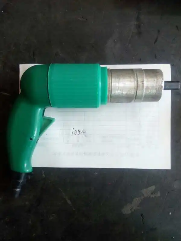 CM 21-10-270 Pneumatic Drill Compact and durable 10mm (3/8 in. ) Chuck Capacity