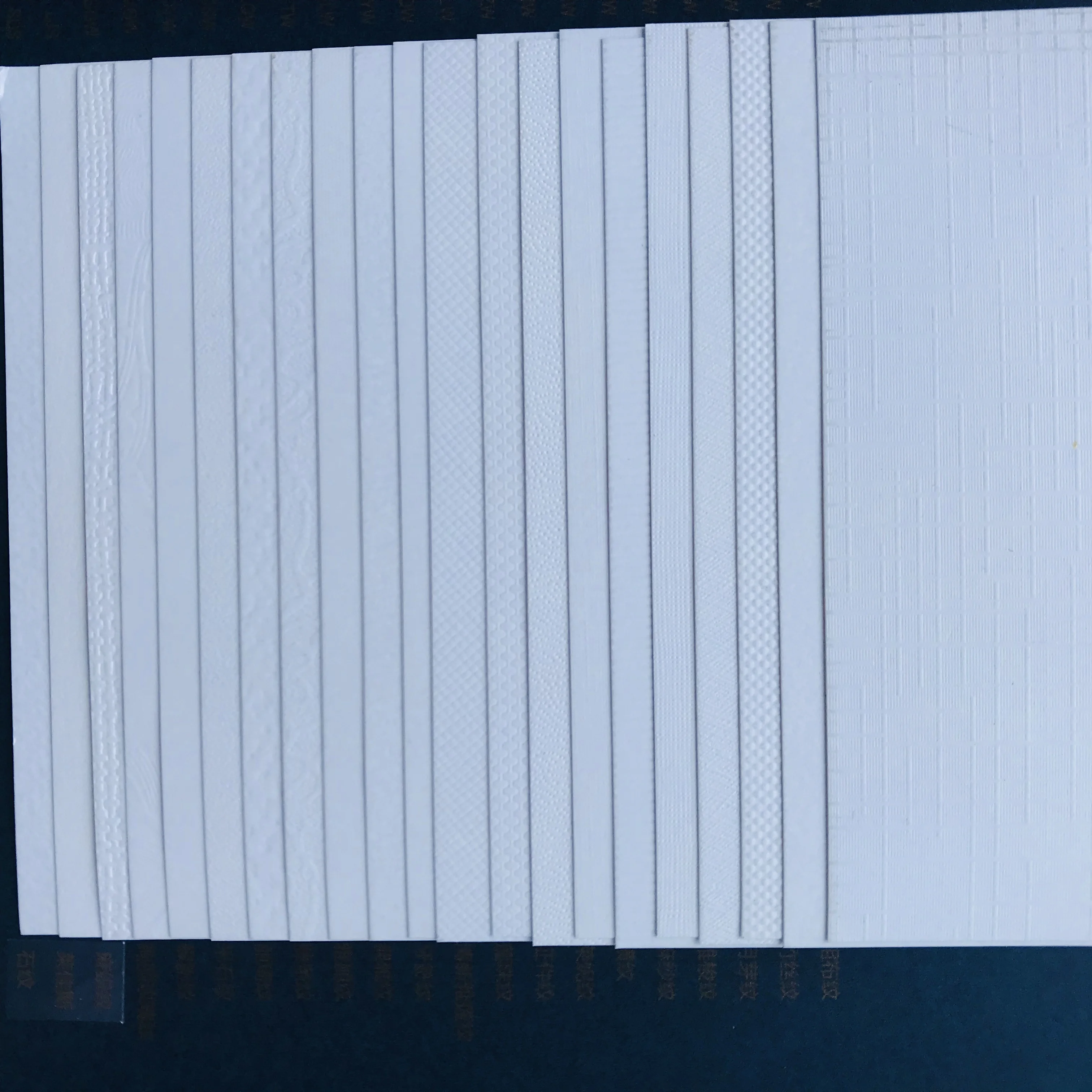 High Quality  Colourful Customized Patterns Texture Embossed Fancy white linen paper