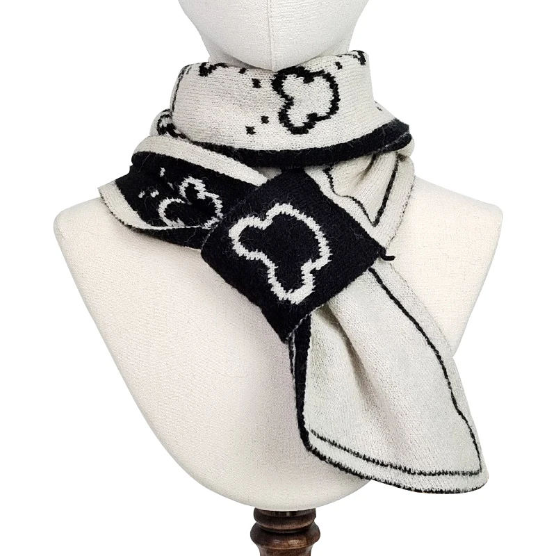 Wholesale Direct Sales Bear Pattern Knitted Scarves Acrylic Custom Scarf For Outdoor