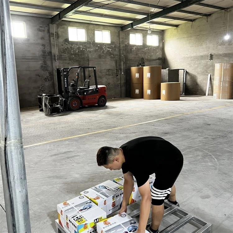 Горячая продажа A4 Размер копировальная бумага 80 gsm 500 листы для офиса