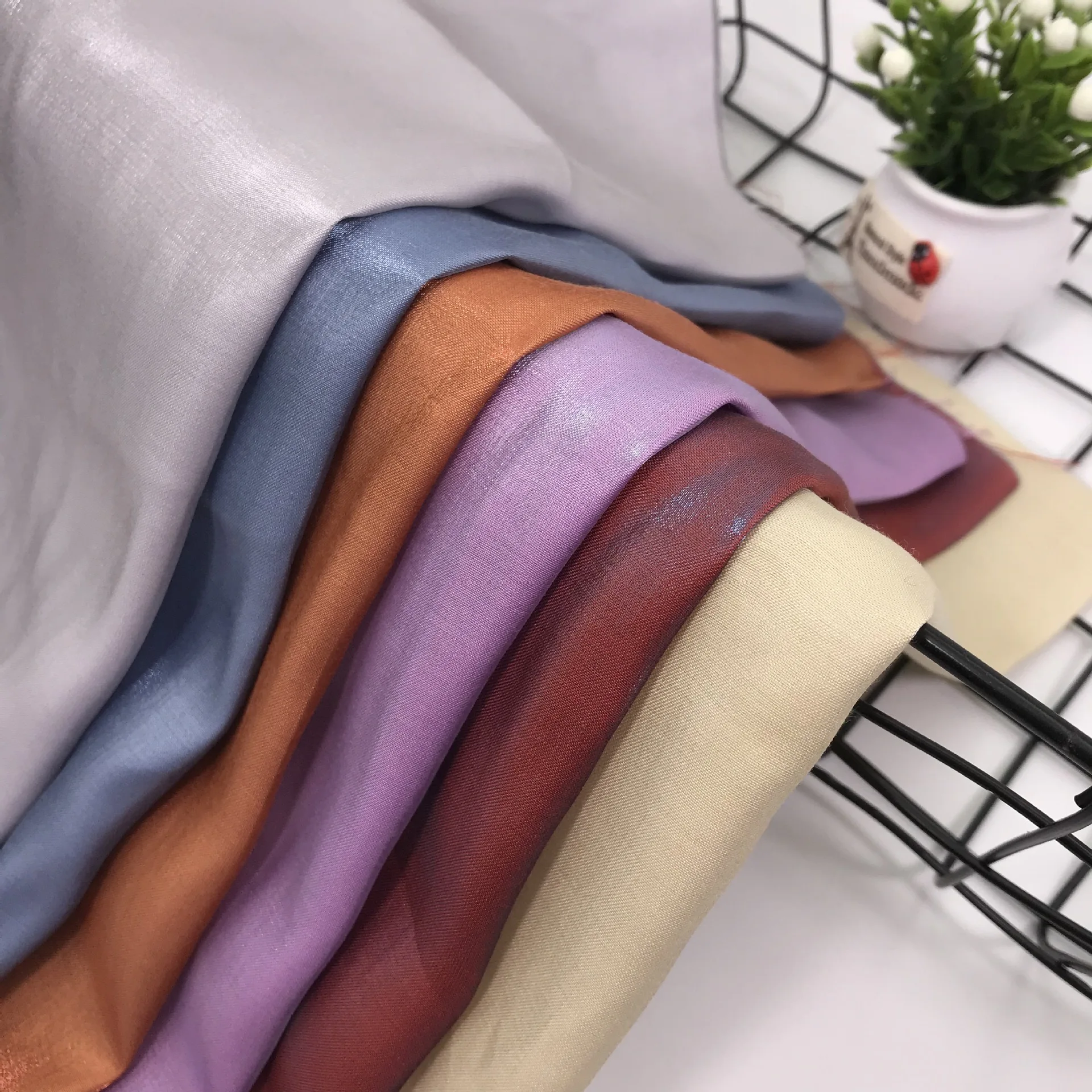 Special gold shiny cotton suiting tr fabric for men cut pises  glitter tulle fabric